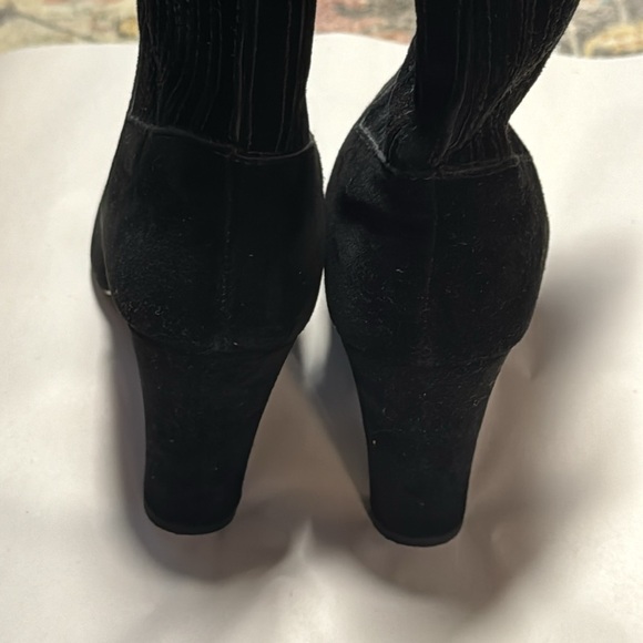 Stuart Weitzman black suede leather ankle boots / booties stitch detail pull on - Picture 7 of 15